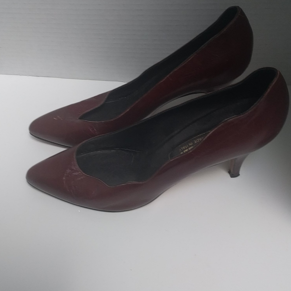 👠 Classic genuine leather heels by Bally 👠👠👠